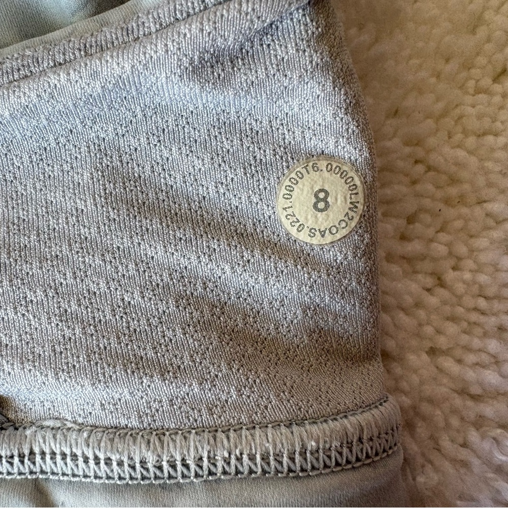 Lululemon Women’s Energy Longline Bra-Size: 8-Color: Gray Geometric Design - Picture 4 of 6